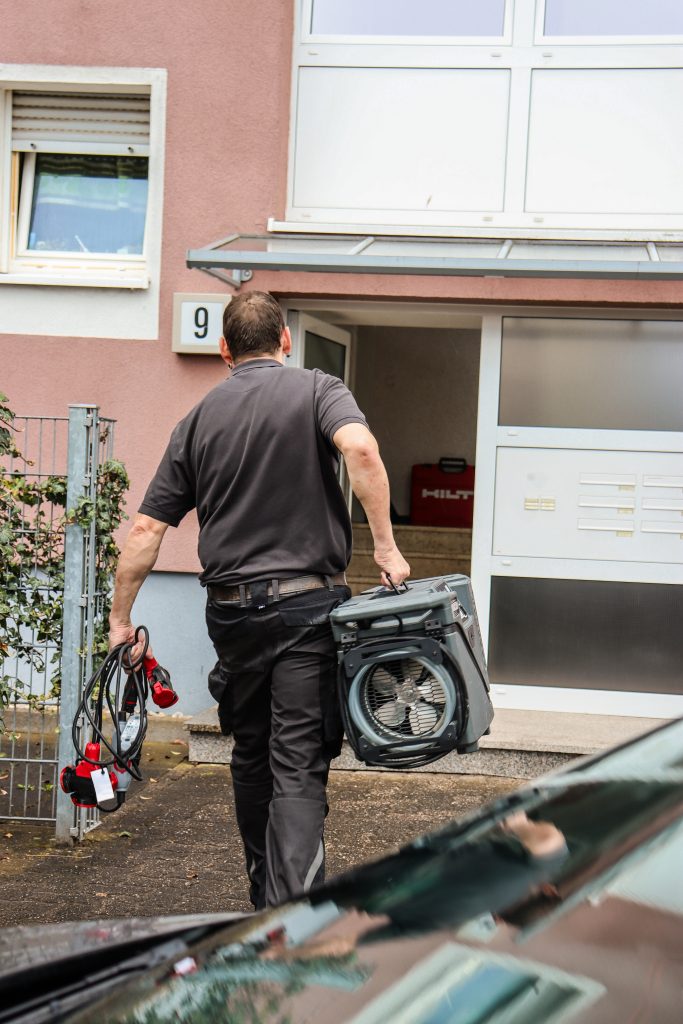 Wasserschadensanierung und Gebäudetrocknung durch secoflex GmbH